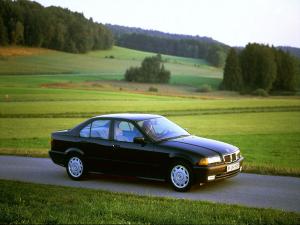 BMW 318i Sedan 1990 года
